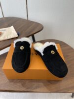LV Wool Slip Mule (حذاء "لوي صوفي ميوول) - Image 8