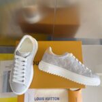 LV Takashi Sneaker ( حذاء لوي تاكاشي سنيكرز) - Image 7