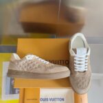 LV Runner Tatic Sneaker  (حذاء لوي رانر تاتيك سنيكرز)