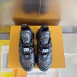 LV Archlight Sneaker (حذاء لوي أرشلايت سنيكرز) - Image 8