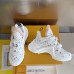 LV Archlight Sneaker (حذاء لوي أرشلايت سنيكرز) - Image 4
