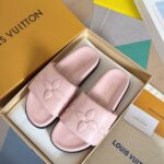 LV Flat Comfort Mule ( حذاء “لوي مسطح مريح ميوول ) - Image 2