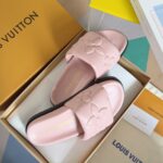 LV Flat Comfort Mule ( حذاء “لوي مسطح مريح ميوول ) - Image 4