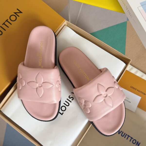 LV Flat Comfort Mule ( حذاء “لوي مسطح مريح ميوول )