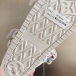 LV Flat Comfort Mule ( حذاء “لوي مسطح مريح ميوول ) - Image 9