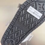 LV Flat Comfort Mule ( حذاء “لوي مسطح مريح ميوول ) - Image 4