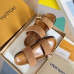 LV Flat Comfort Mule ( حذاء “لوي مسطح مريح ميوول ) - Image 4