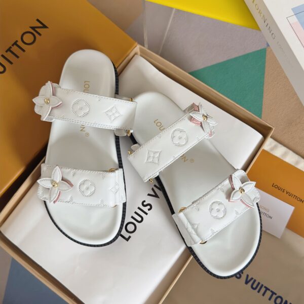 LV Flat Comfort Mule ( حذاء “لوي مسطح مريح ميوول )