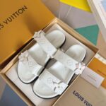 LV Flat Comfort Mule ( حذاء “لوي مسطح مريح ميوول ) - Image 3