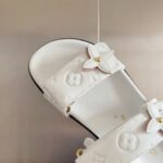 LV Flat Comfort Mule ( حذاء “لوي مسطح مريح ميوول ) - Image 8