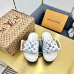 LV Comfort Slipper ( حذاء “لوي كومفورت سليبر) - Image 2