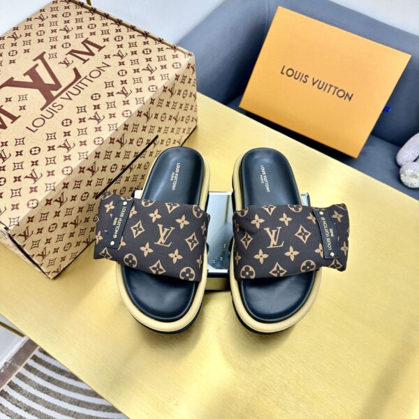 LV Comfort Slipper ( حذاء “لوي كومفورت سليبر)