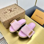LV Comfort Slipper ( حذاء “لوي كومفورت سليبر) - Image 2
