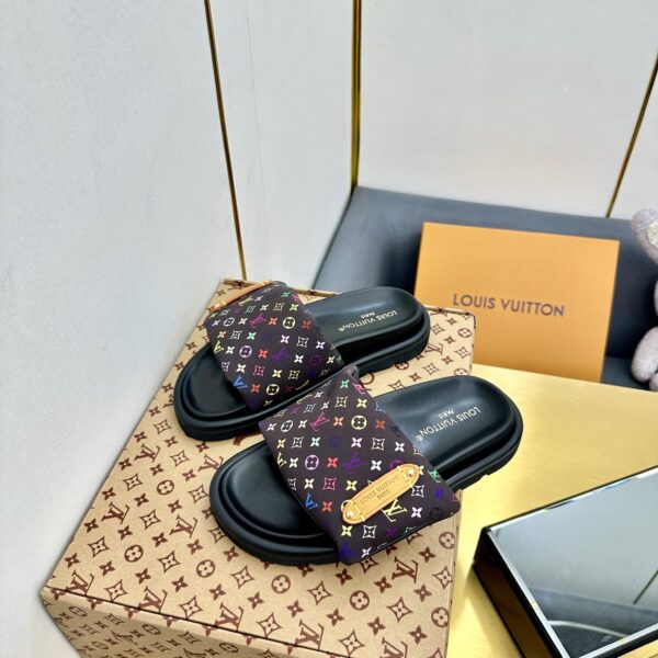 LV Comfort Slipper ( حذاء “لوي كومفورت سليبر)
