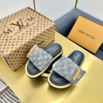 LV Comfort Slipper ( حذاء “لوي كومفورت سليبر) - Image 9
