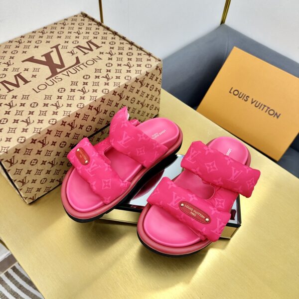 LV Comfort Slipper ( حذاء “لوي كومفورت  سليبر)