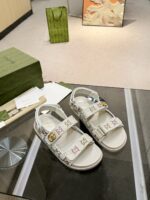G Crystal Sandals (جی صندل بالكريستال بحرف  )