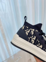 D Platform Sneakers (  دي حذاء سنيكرز بنعل سميك) - Image 4