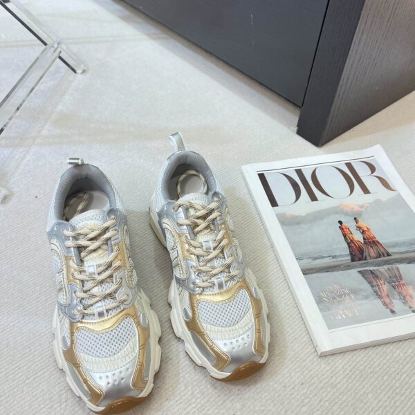 D Chrono Sneaker ( حذاء دي كرونو سنيكرز )