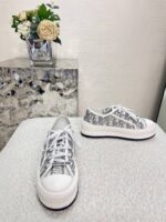 D Platform Sneakers (  دي حذاء سنيكرز بنعل سميك) - Image 6