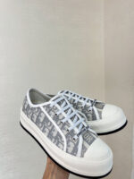 D Platform Sneakers (  دي حذاء سنيكرز بنعل سميك) - Image 8