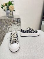 D Platform Sneakers (  دي حذاء سنيكرز بنعل سميك) - Image 5