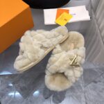 LV Fleece Slippers (حذاء لوي فليس سليبر ) - Image 3