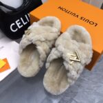 LV Fleece Slippers (حذاء لوي فليس سليبر ) - Image 7