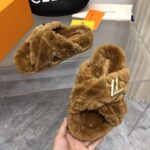 LV Fleece Slippers (حذاء لوي فليس سليبر ) - Image 4
