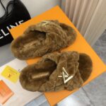 LV Fleece Slippers (حذاء لوي فليس سليبر ) - Image 5