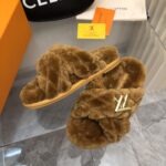 LV Fleece Slippers (حذاء لوي فليس سليبر ) - Image 9