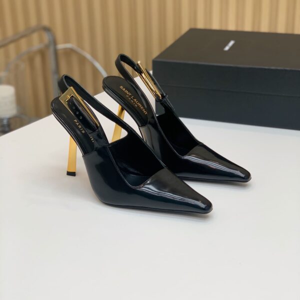 High Heel Sandals ( بكعب عالٍ صندل)