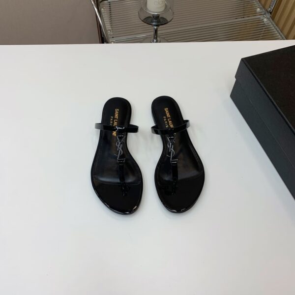 Flat Slippers (شبشب مسطح)