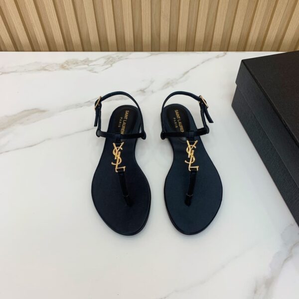 Flat Sandals ( مسطح صندل)