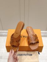 LV Flat Mule ( حذاء الوي فلات ميول ) - Image 3