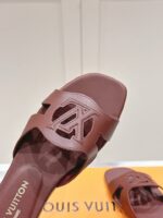 LV Flat Mule ( حذاء الوي فلات ميول ) - Image 3