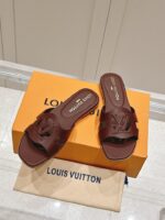 LV Flat Mule ( حذاء الوي فلات ميول )