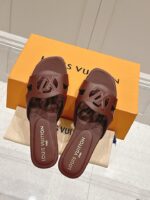LV Flat Mule ( حذاء الوي فلات ميول ) - Image 4