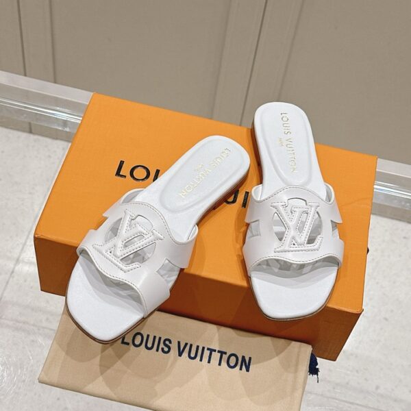 LV Flat Mule ( حذاء الوي فلات ميول )