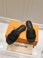 LV Flat Mule ( حذاء الوي فلات ميول )