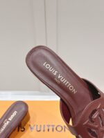 LV Flat Mule ( حذاء الوي فلات ميول ) - Image 2