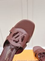LV Flat Mule ( حذاء الوي فلات ميول ) - Image 4