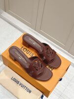 LV Flat Mule ( حذاء الوي فلات ميول )