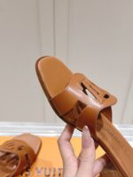 LV Flat Mule ( حذاء الوي فلات ميول ) - Image 3