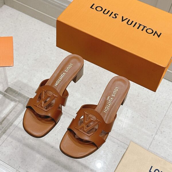 LV Flat Mule ( حذاء الوي فلات ميول )