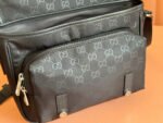 Nylon Messenger Bag (حقيبة ساعي من النايلون بنمط ) - Image 4