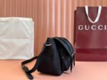 Nylon Messenger Bag (حقيبة ساعي من النايلون بنمط ) - Image 8