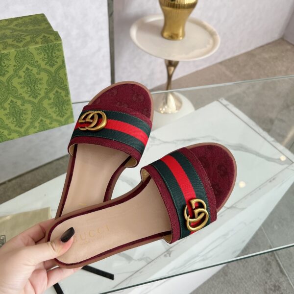 G Slide Sandal (صندل سلايد G)