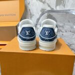 LV Trainer Sneaker (حذاء “لوي ترينر سنيكرز) - Image 4