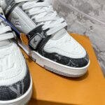 LV Trainer Sneaker (حذاء “لوي ترينر سنيكرز) - Image 5